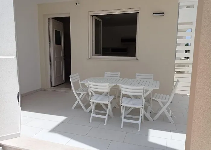 Gelsimori Apartments